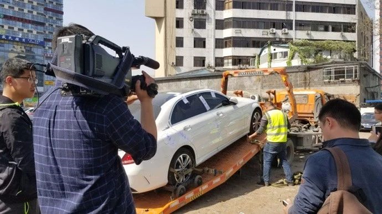 奔驰失控最新消息:车辆已封存待检,行车记录没有了