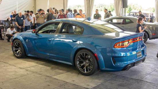 “道奇Charger SRT Hellcat宽体版”