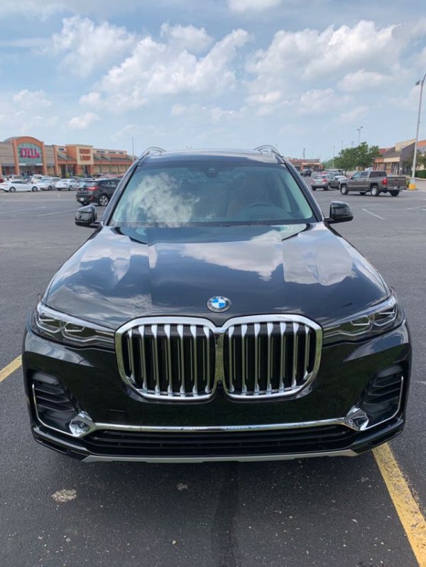 全新宝马x7 天津港现车店内降售