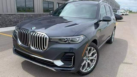 20款宝马X7现车 霸气的外表强硬的动力