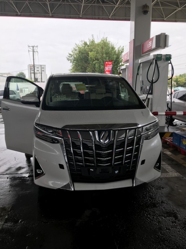 2019款丰田埃尔法油混双擎 MPV尊贵商务