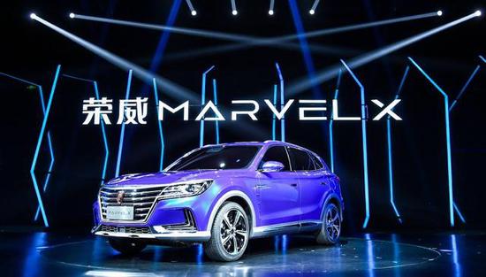 零跑,奋力踮脚向内张望的“局外人”