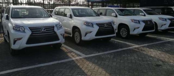 19款雷克萨斯GX460顶配最新报价降价处理