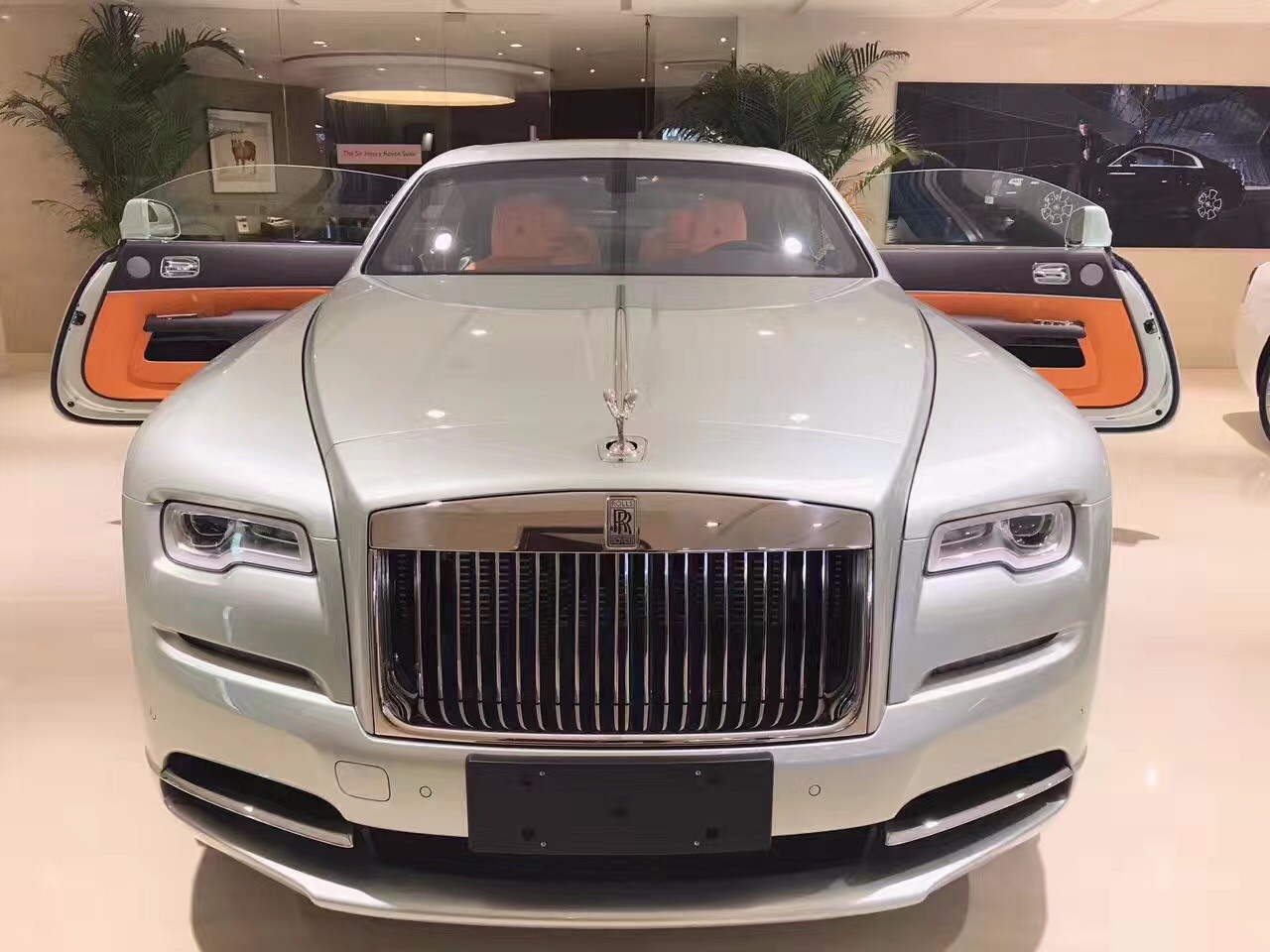 20款劳斯劳斯魅影 六月回馈让利30万元