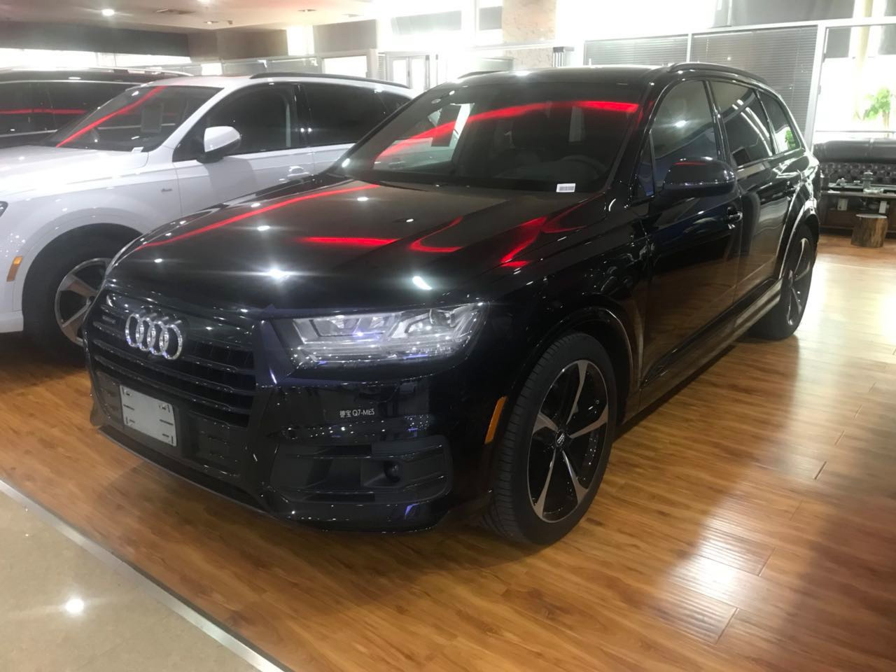 2020款奥迪Q7 仲夏实力特惠直揭成本价