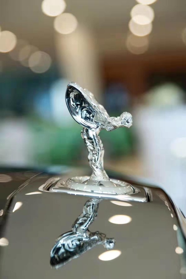 劳斯莱斯魅影报价双色现车折扣价