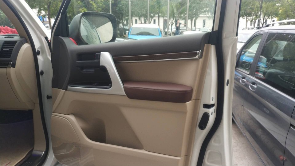 丰田酷路泽4000爆改WLAD大包围套件超酷