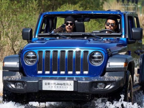 19款JEEP牧马人三把锁 稳坐攀岩王者