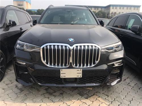 宝马X7现车最新报价 配置型号多颜色全