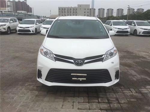 20款丰田塞纳四驱加版港口现车报价详情