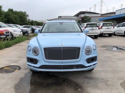 19款宾利添越报价4.0汽油 四座五座可选