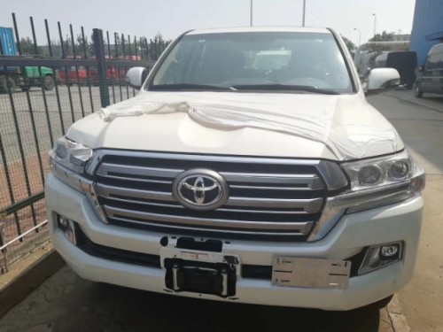 2019款酷路泽4000GXR八气 绞盘现车价格