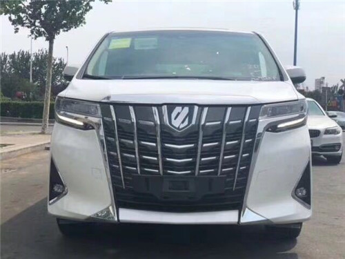 2020款埃尔法崭露头角2.5L油电混动四驱