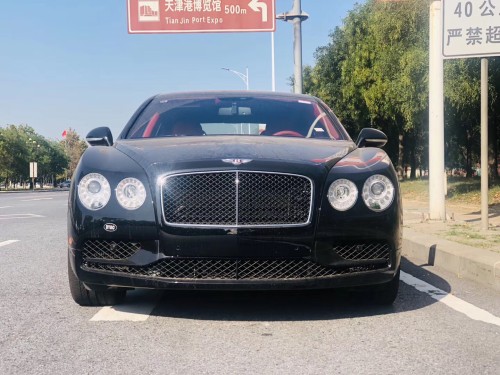 18款飞驰V8S四座 配置豪华轿跑奢华享受