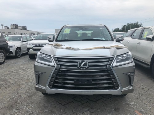 雷克萨斯LX570现车充足一手报价售全国