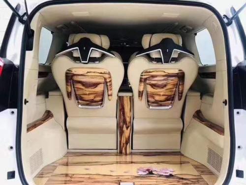 2019款埃尔法蒙娜丽莎四座樱花现车实拍