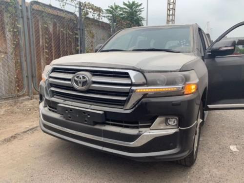 19款兰德酷路泽5700V8价格办理全国按揭