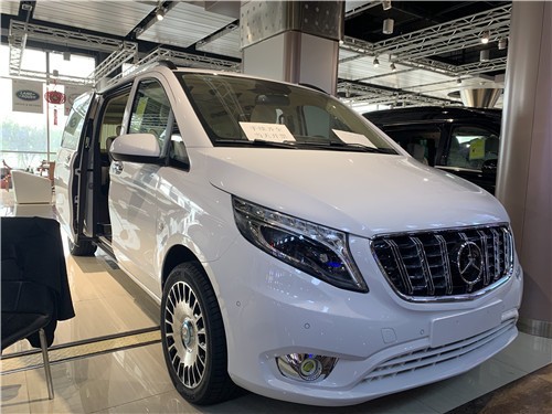 19款奔驰V级商务豪华改装价格高评价