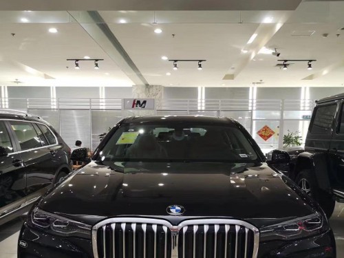 2019款宝马X7 展位现车及最新配置价格