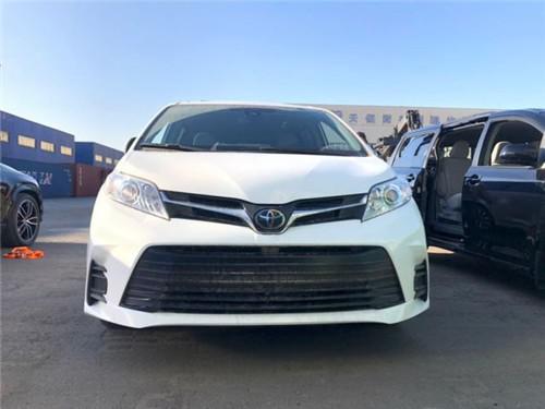 2020款加版丰田塞纳3.5L四驱LE优惠连连