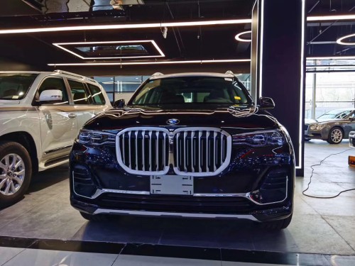 宝马X7 豪华SUV 秉承经典实拍报价出售