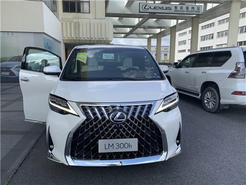 雷克萨斯LM300白白四座黑黑四座加价销售
