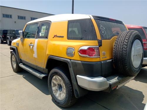 天津港2020款丰田FJ酷路泽4.0L颜色齐全