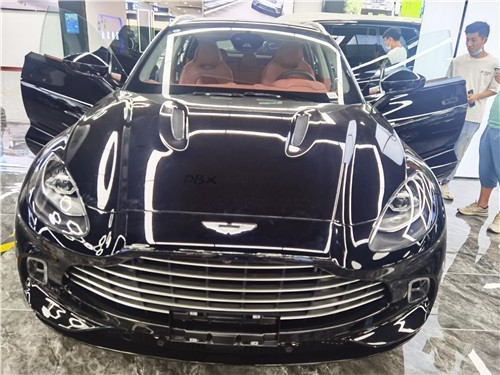 阿斯顿马丁DBX激情与热爱打造专属座驾