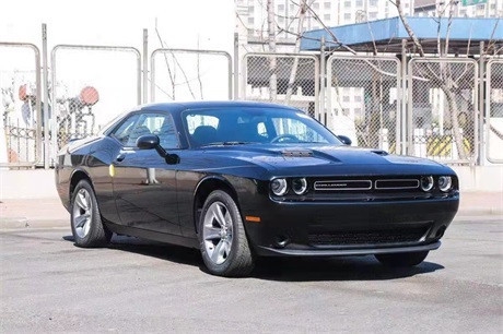 2022款道奇挑战者国六裸利回馈港口现车