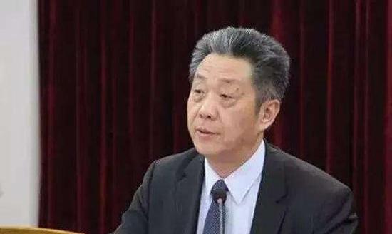 ▲中国汽车工业协会常务副会长董扬