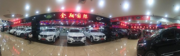 2019款宾利添越 豪华SUV强烈的推背感