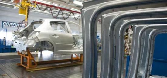 称停产一日损失4亿元 北京奔驰紧急发函天津市请求特批供应商提前复工