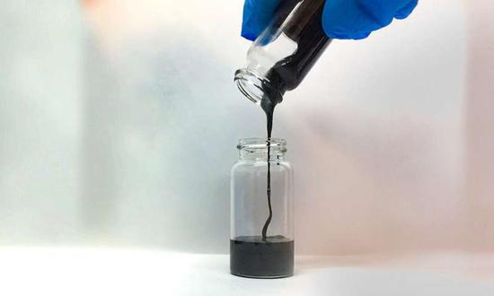 研究人员研发半液态金属阳极 将锂电池容量提升10倍