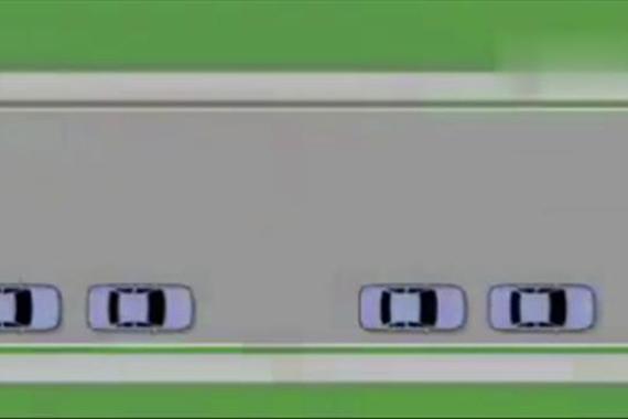 视频：动画模拟平行泊车的技巧，转给停车困难户吧
