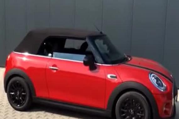 视频：宝马MINI打开敞篷的那一刻，放弃甲壳虫!