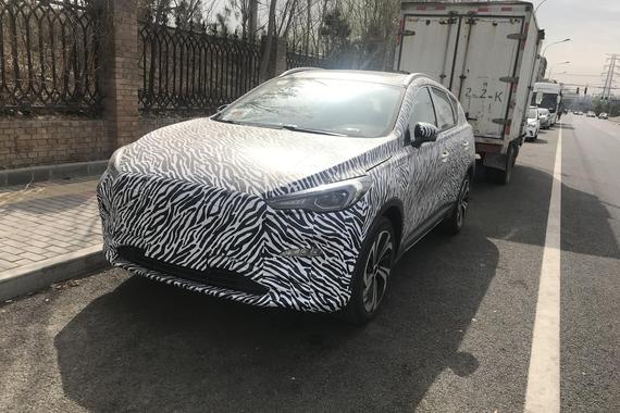 红旗全新SUV伪装车曝光 或为红旗HS5