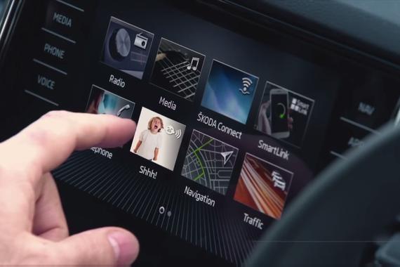 视频：斯柯达推出创意前座降噪头枕 让爹妈专心开车