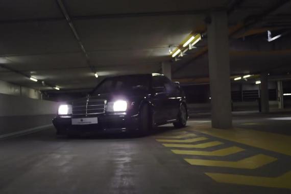 视频：车库闪电！奔驰190 E 2.5-16 EVO