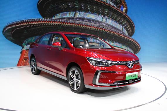 北汽新能源EU5上市 补贴后12.99万元起