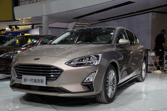 配置进化 8AT上身 新一代福克斯三厢解析