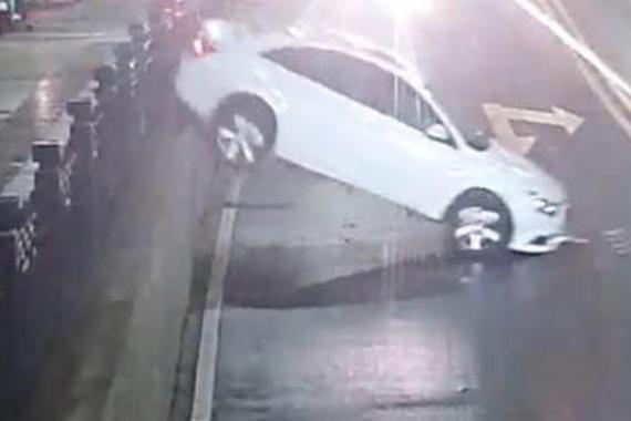 视频：男友喝酒女友代驾，跟着导航直接“飞”下断头路