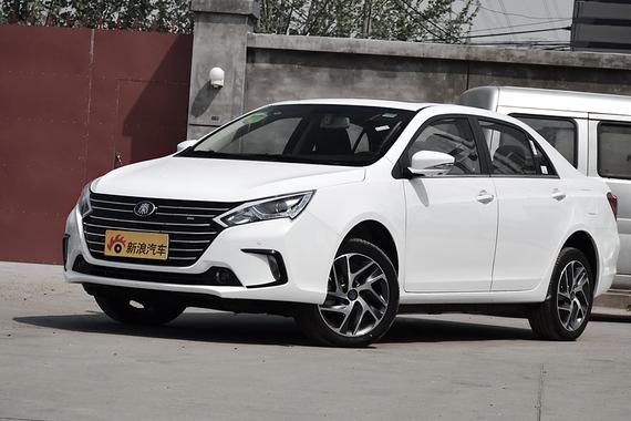 到店实拍比亚迪秦EV450 续航里程超400km