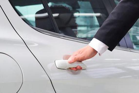 新造车企业订单多交付慢 新品牌尝鲜难