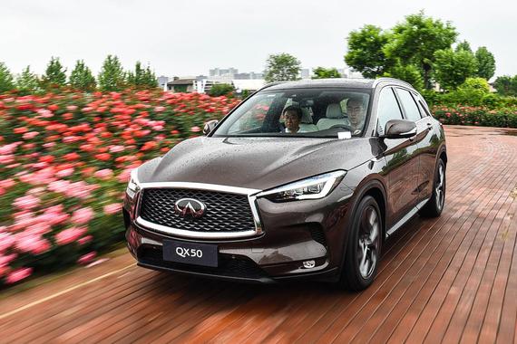 在淅沥沥的小雨中 邂逅国产英菲尼迪QX50