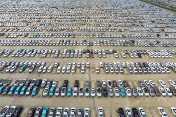 汽车进口关税下调公布后“疯狂“72小时：车企抢着降价 4S店“抢人”