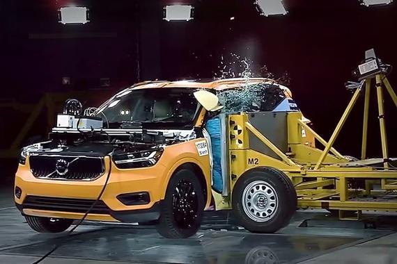 碰撞测试 沃尔沃 XC40侧面实验效果满意