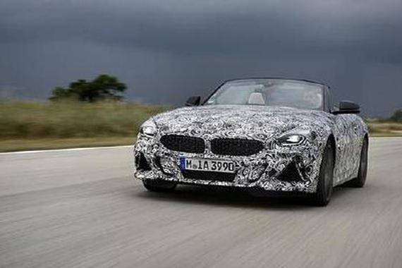 2019款宝马Z4跑车曝出，纯敞篷跑车酷炫来袭