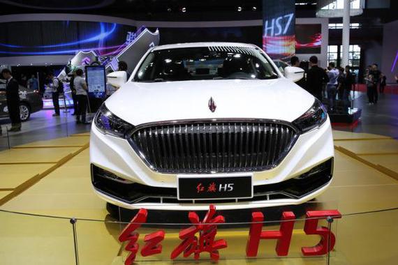 凌然：“红旗”车仅是品牌 不应上纲上线的褒与贬