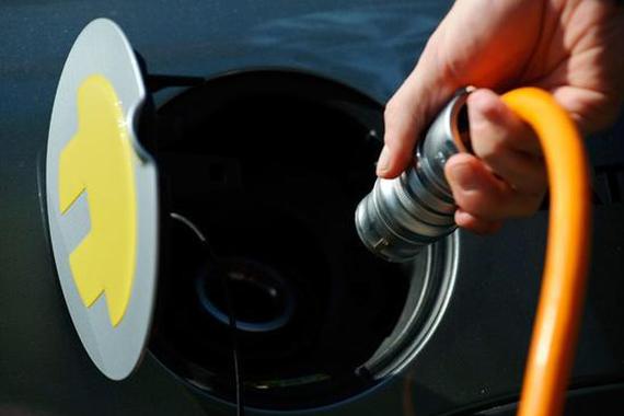 英国汽车协会调查:半数年轻人愿意购买电动汽车