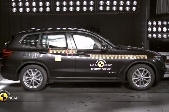 全新宝马X3碰撞测试 开宝马名不虚传